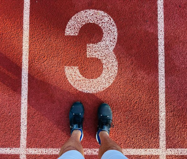 Comment les techniques de yoga peuvent-elles aider à la récupération des athlètes après un entraînement intensif?