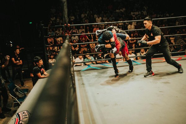 Quelles sont les techniques de défense individuelle les plus efficaces contre un joueur rapide?